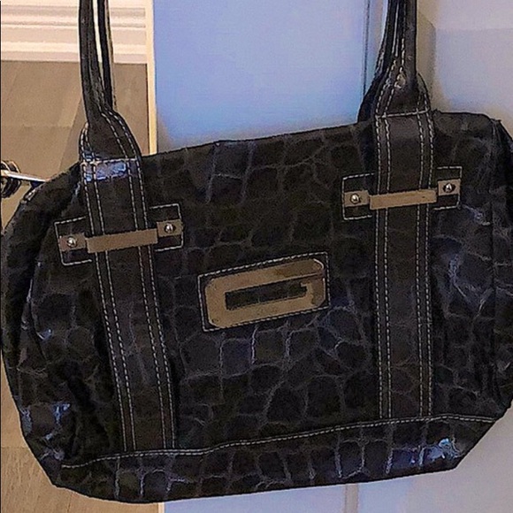 Guess - Picture 2 of 3